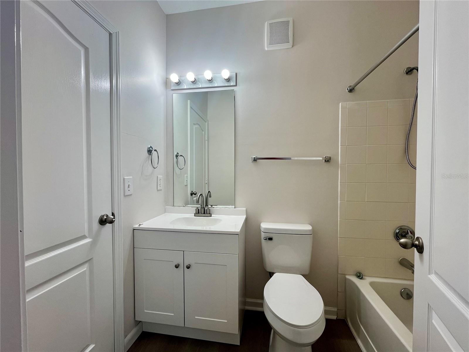 Image 19 of 25 For 18105 Villa Creek Drive