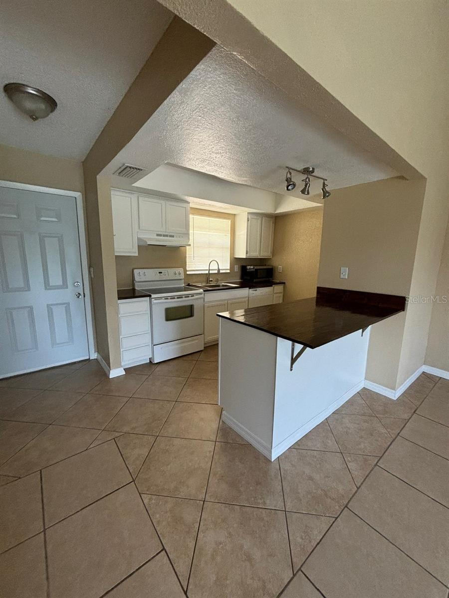 Image 3 of 24 For 5109 Lawnton Court