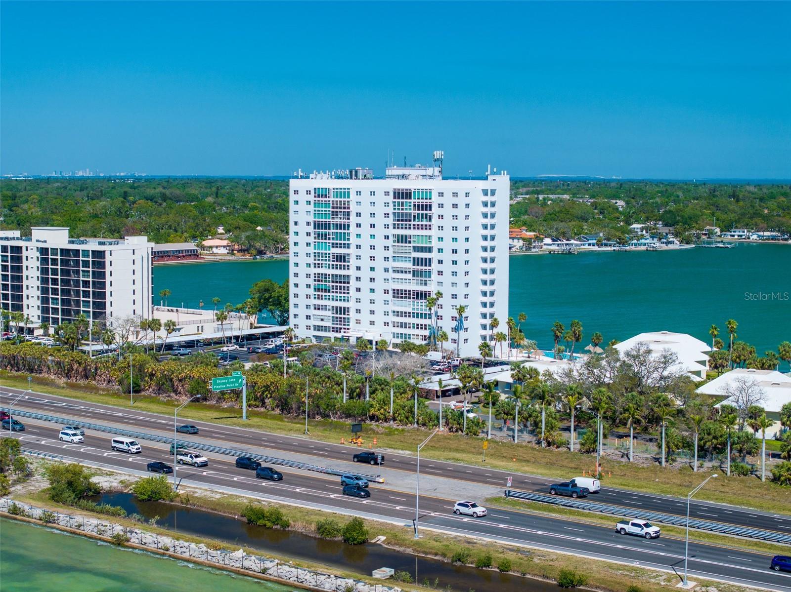 Image 33 of 48 For 7200 Sunshine Skyway Lane S 16g