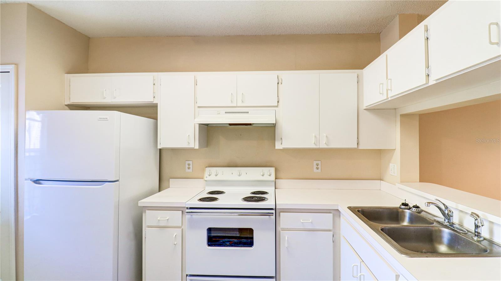 Image 5 of 45 For 12306 Berkeley Square Drive