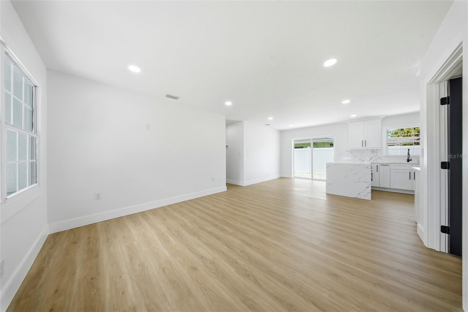 Image 11 of 48 For 3700 72 Street N