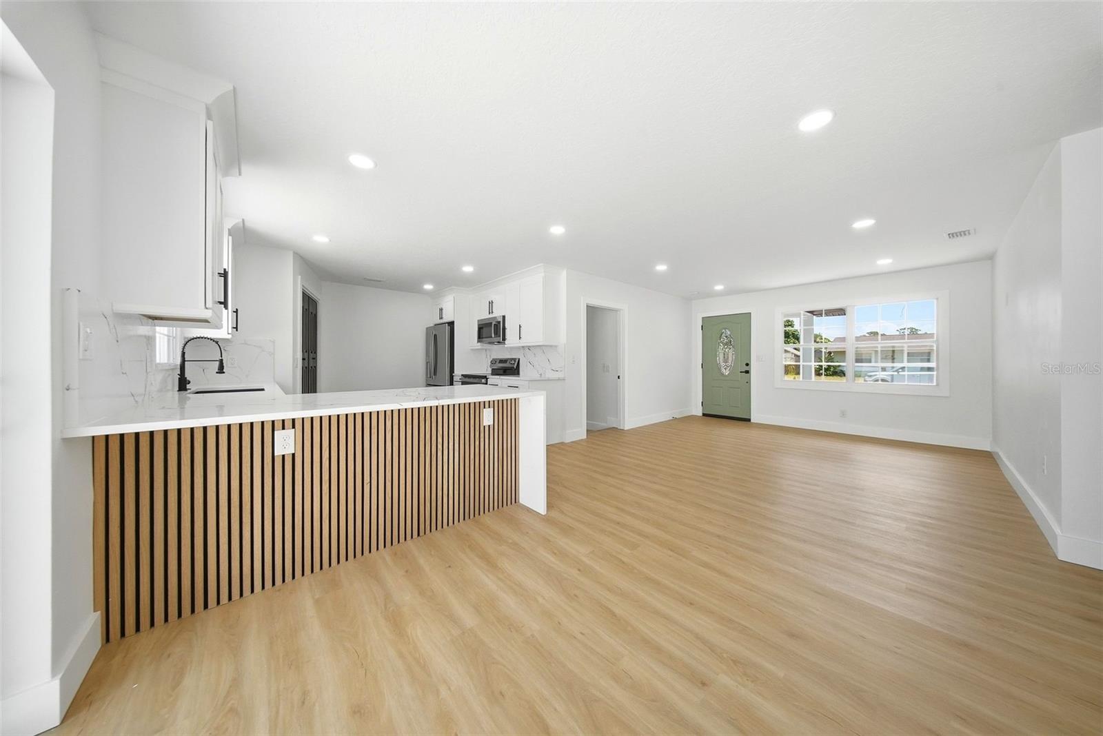 Image 14 of 48 For 3700 72 Street N