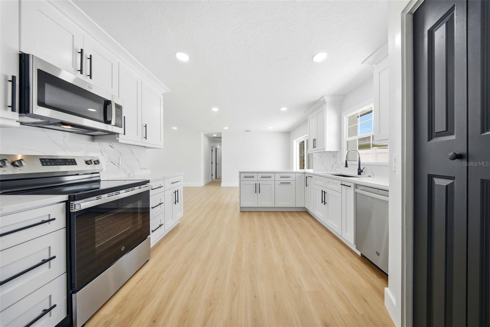 Image 18 of 48 For 3700 72 Street N