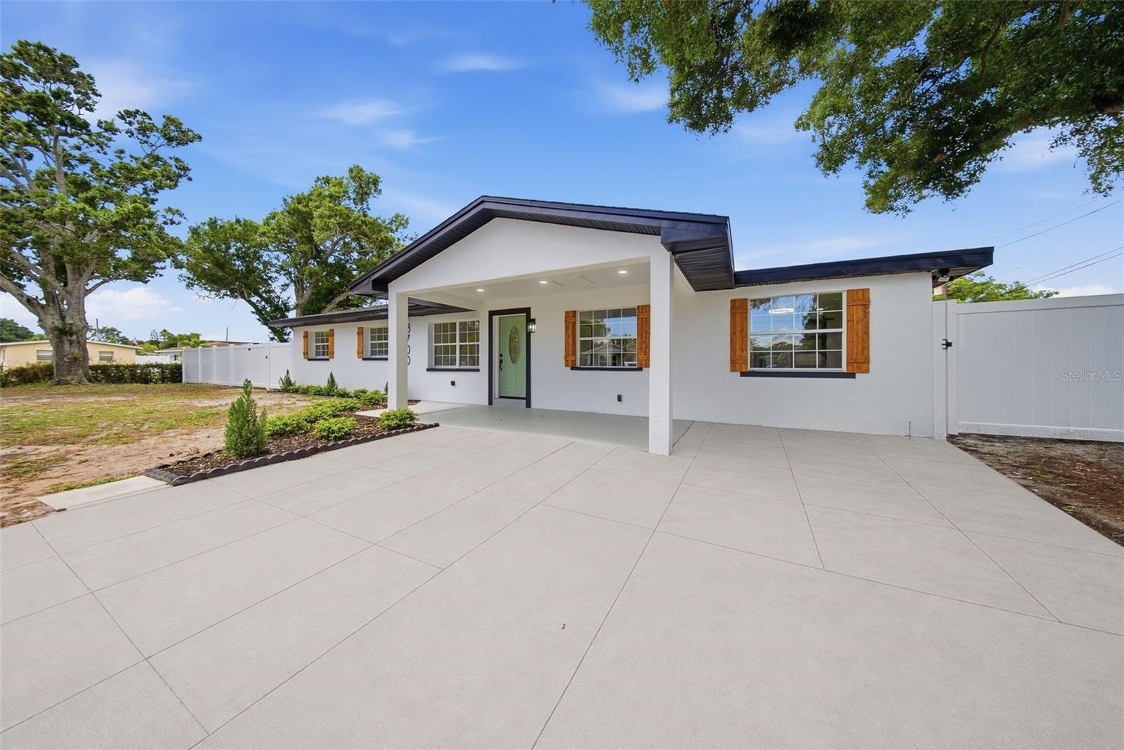 Image 3 of 48 For 3700 72 Street N