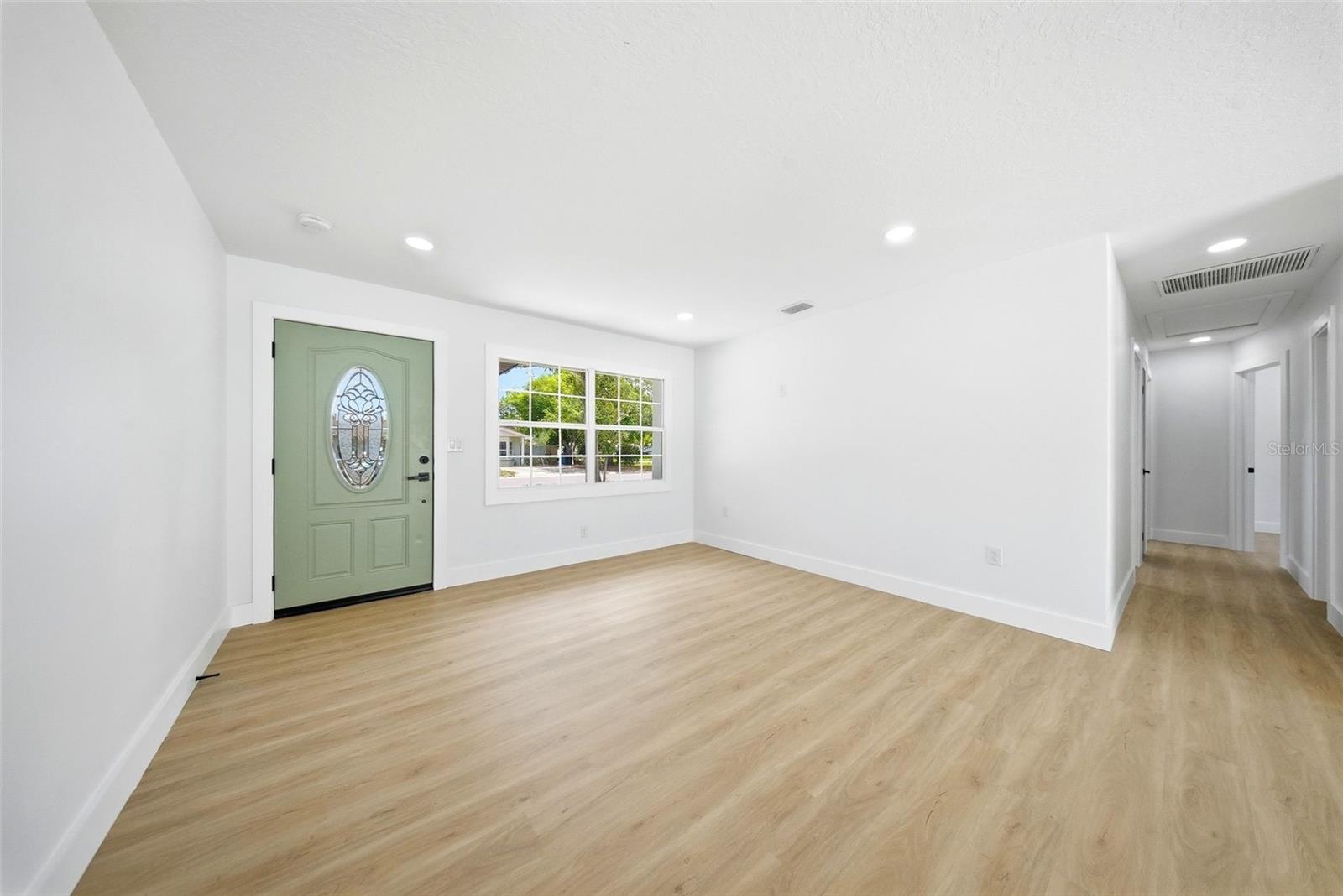 Image 9 of 48 For 3700 72 Street N