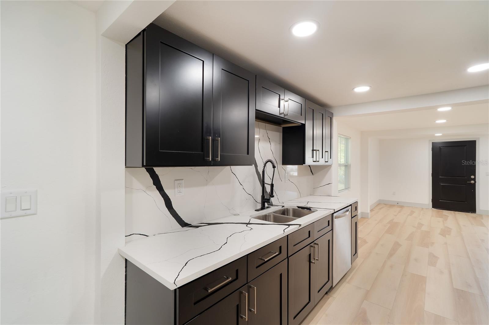 Image 11 of 31 For 516 5th Avenue Ne