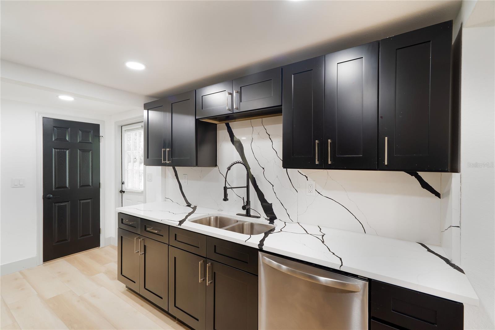 Image 12 of 31 For 516 5th Avenue Ne