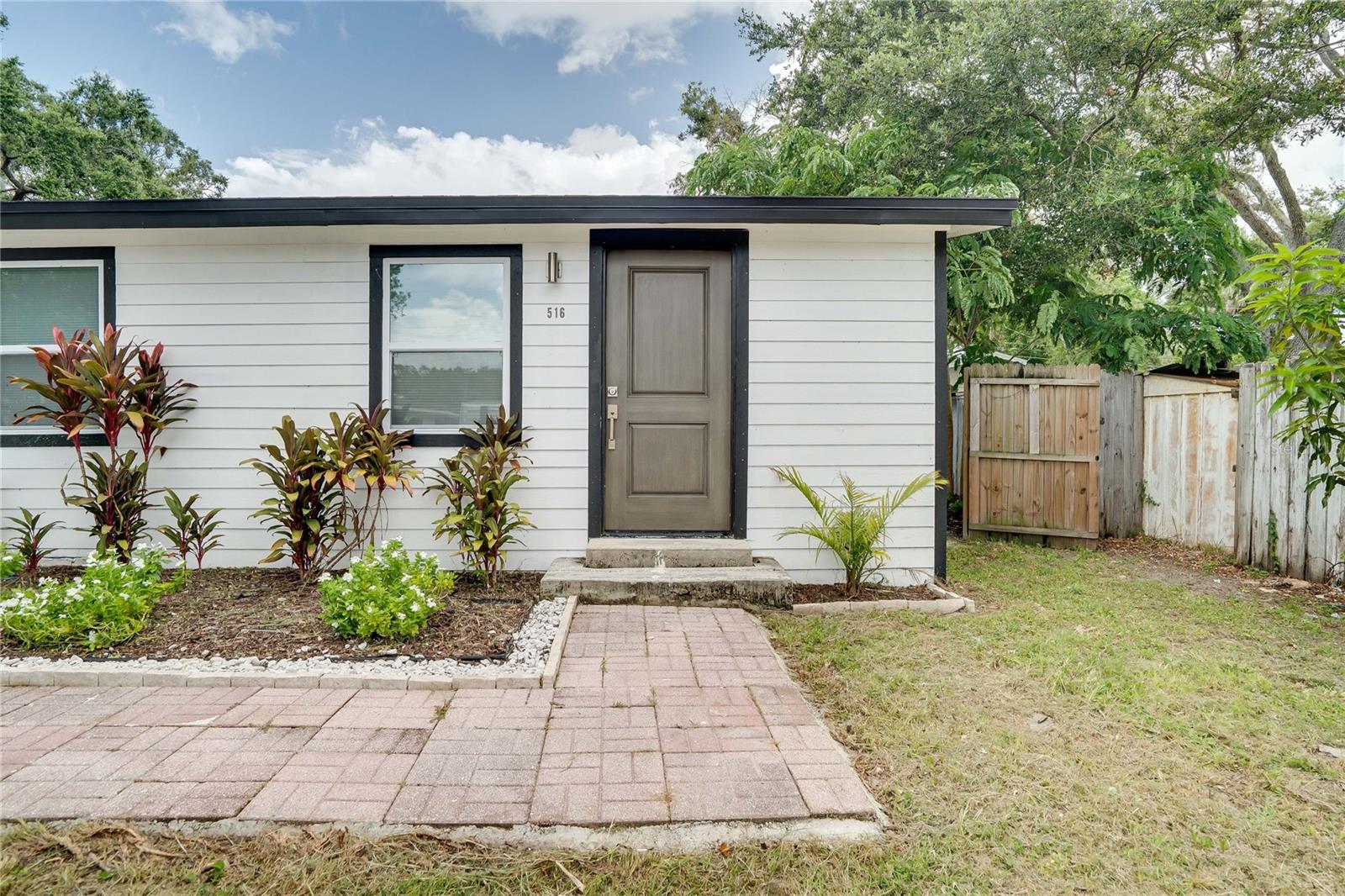 Image 2 of 31 For 516 5th Avenue Ne