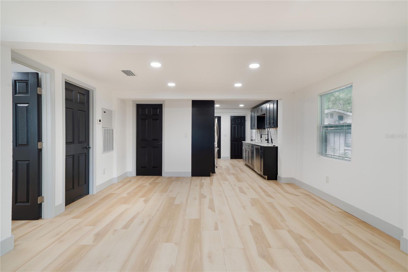 Image 21 of 31 For 516 5th Avenue Ne