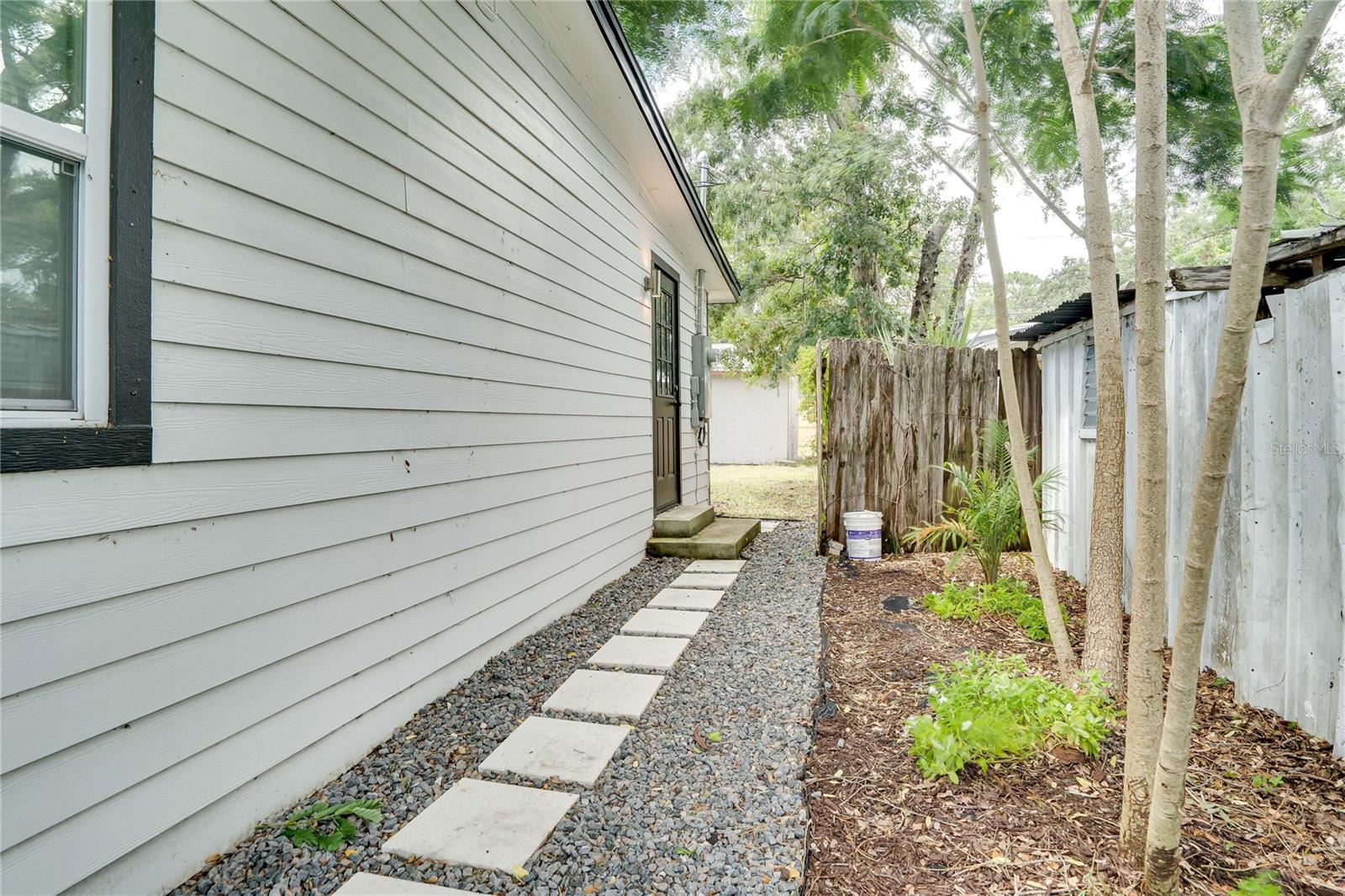 Image 6 of 31 For 516 5th Avenue Ne