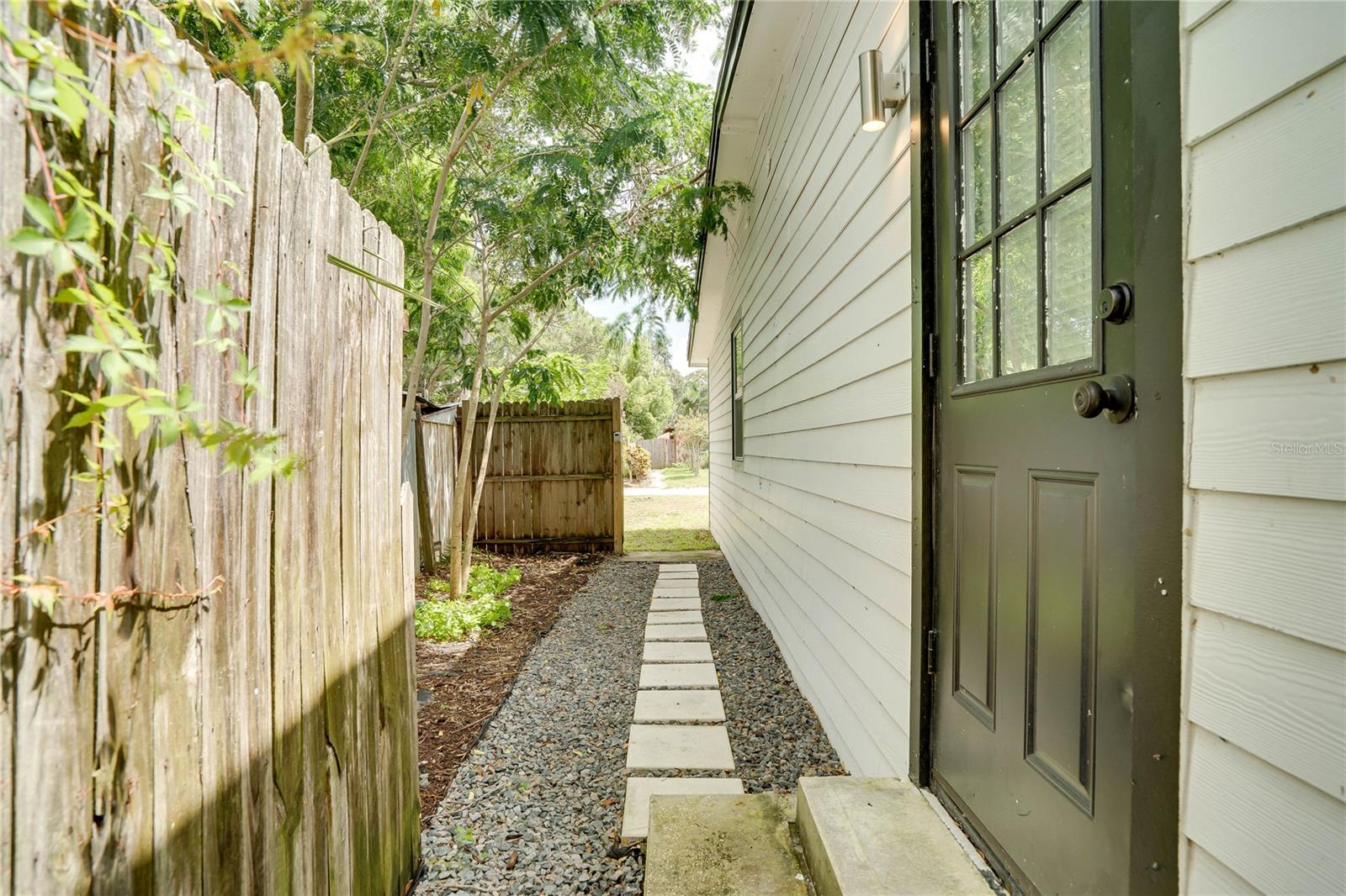 Image 7 of 31 For 516 5th Avenue Ne