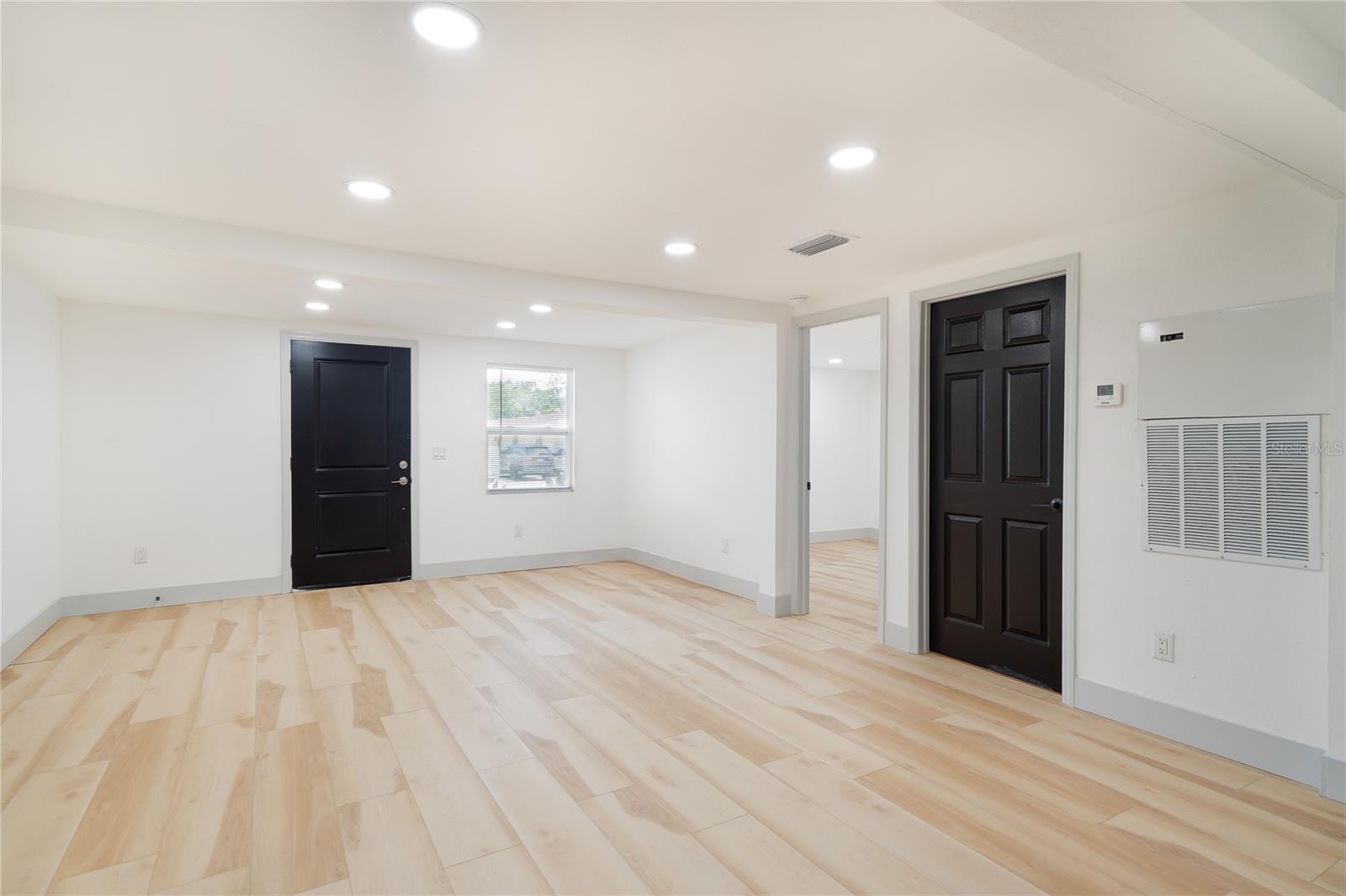 Image 9 of 31 For 516 5th Avenue Ne
