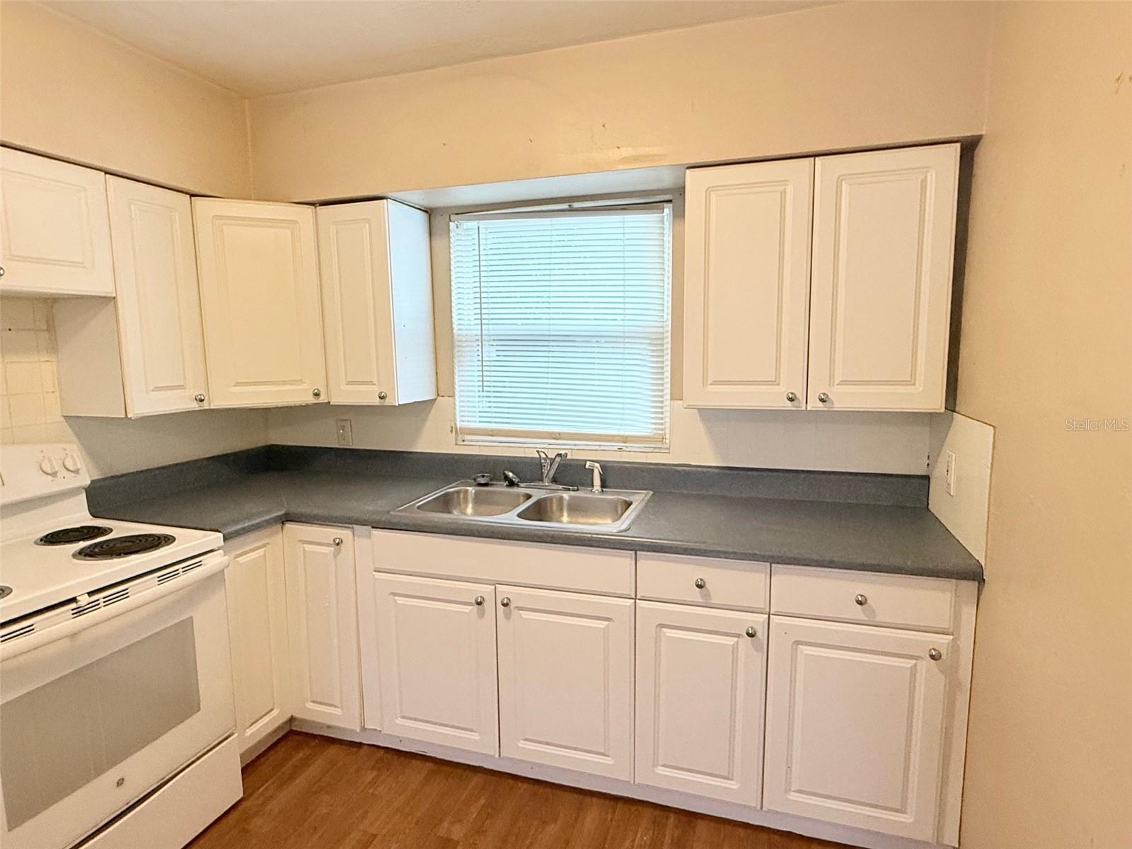 Image 7 of 21 For 1650 30th Avenue N