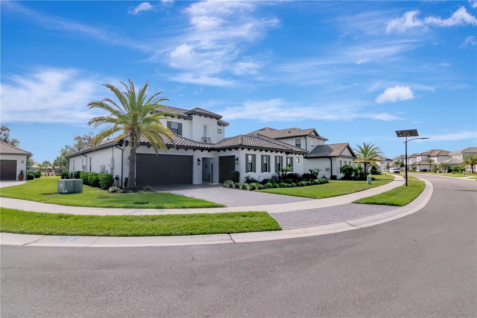Image 4 of 100 For 2686 Meander Cove