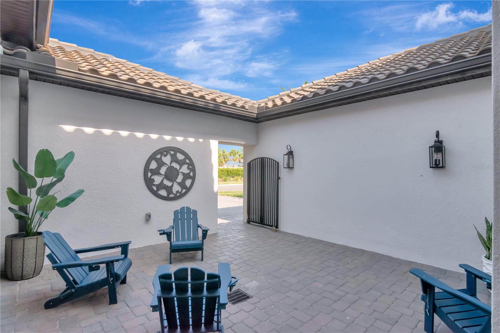 Image 9 of 100 For 2686 Meander Cove