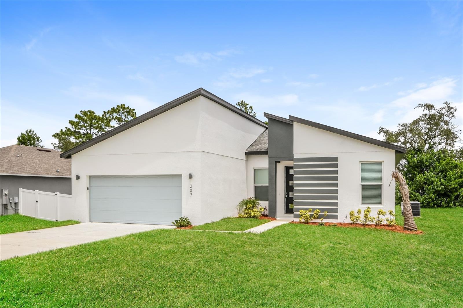 Image 2 of 15 For 207 Gladiola Court