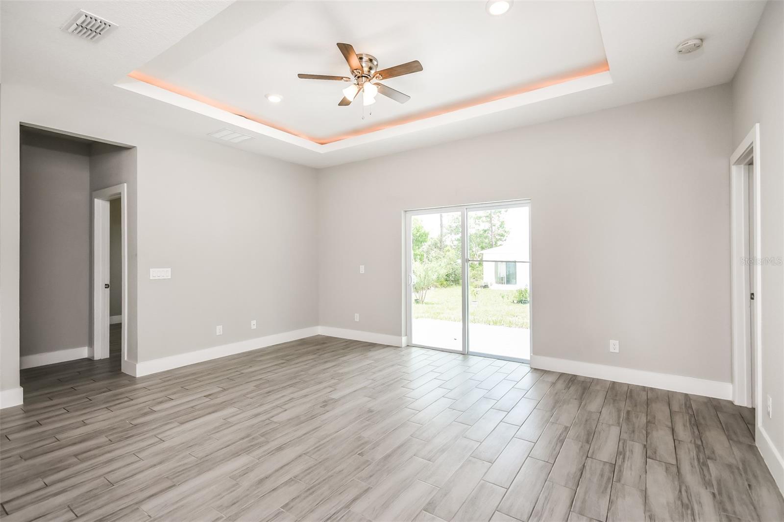Image 4 of 15 For 207 Gladiola Court