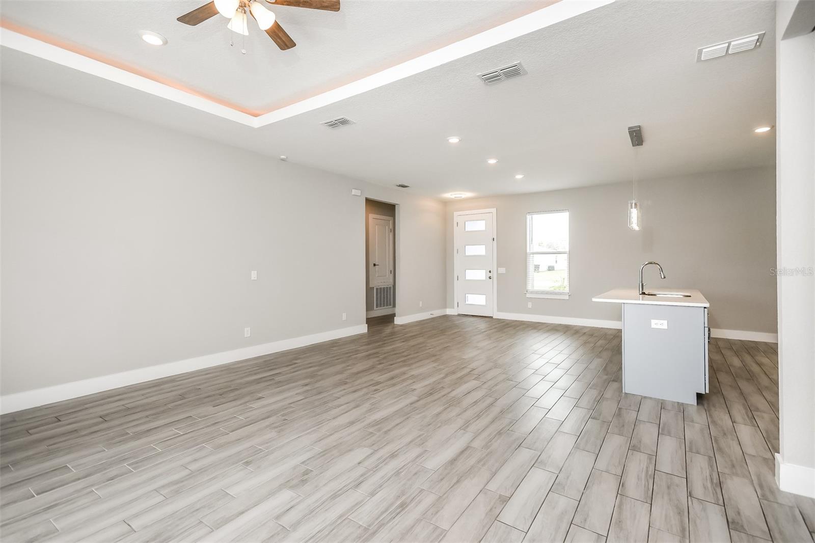 Image 5 of 15 For 207 Gladiola Court