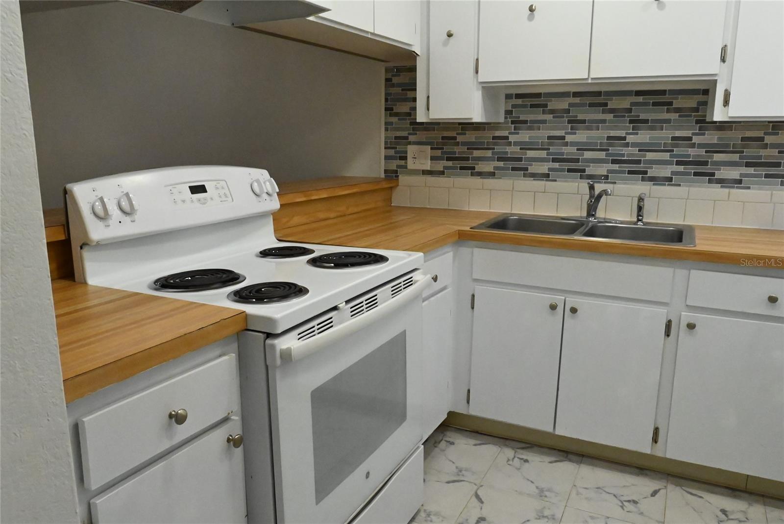 Image 2 of 20 For 9209 Seminole Boulevard 67