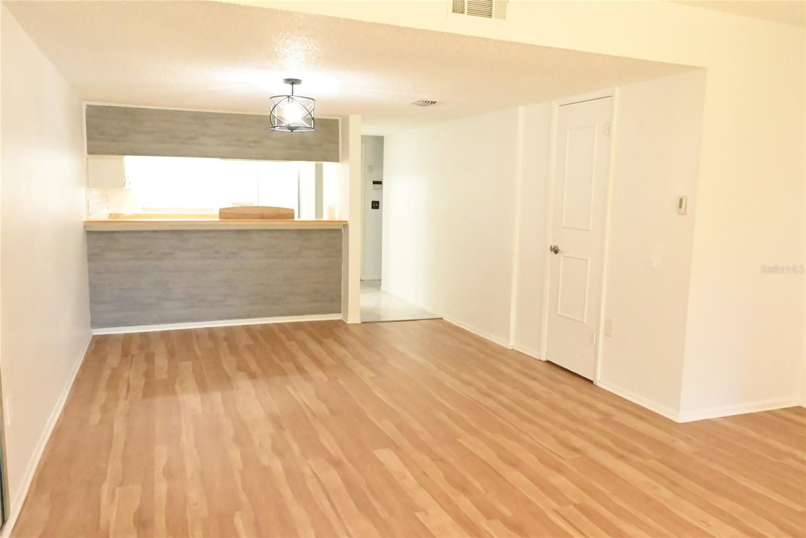 Image 5 of 20 For 9209 Seminole Boulevard 67