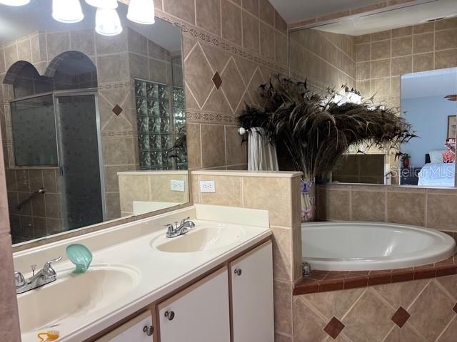 Image 12 of 40 For 4125 Hampshire Village Court