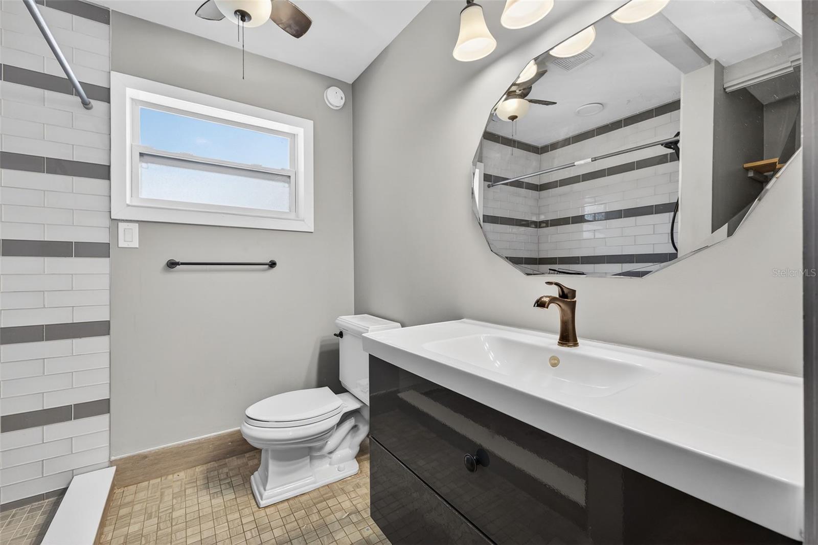 Image 16 of 40 For 4925 2nd Avenue S