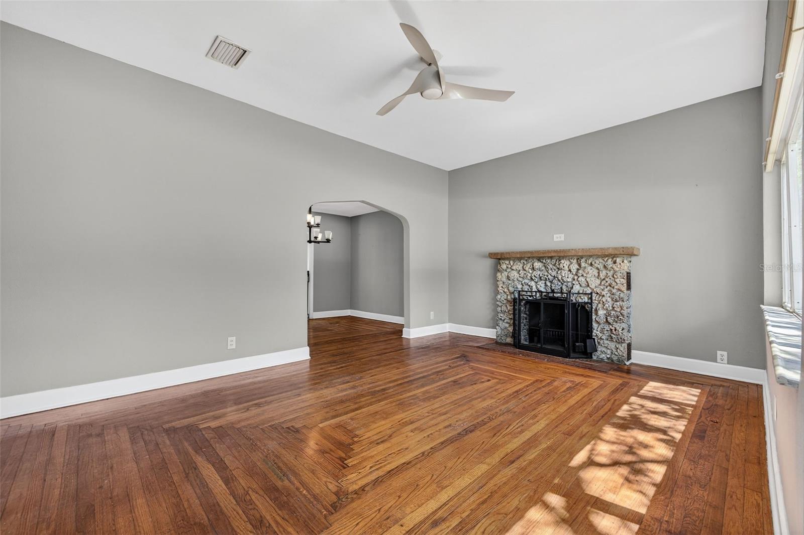 Image 4 of 40 For 4925 2nd Avenue S