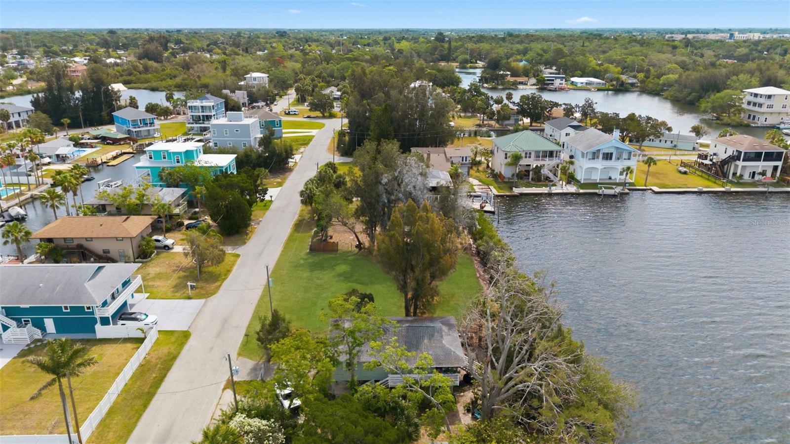 Image 14 of 18 For 6646 Seaview Boulevard