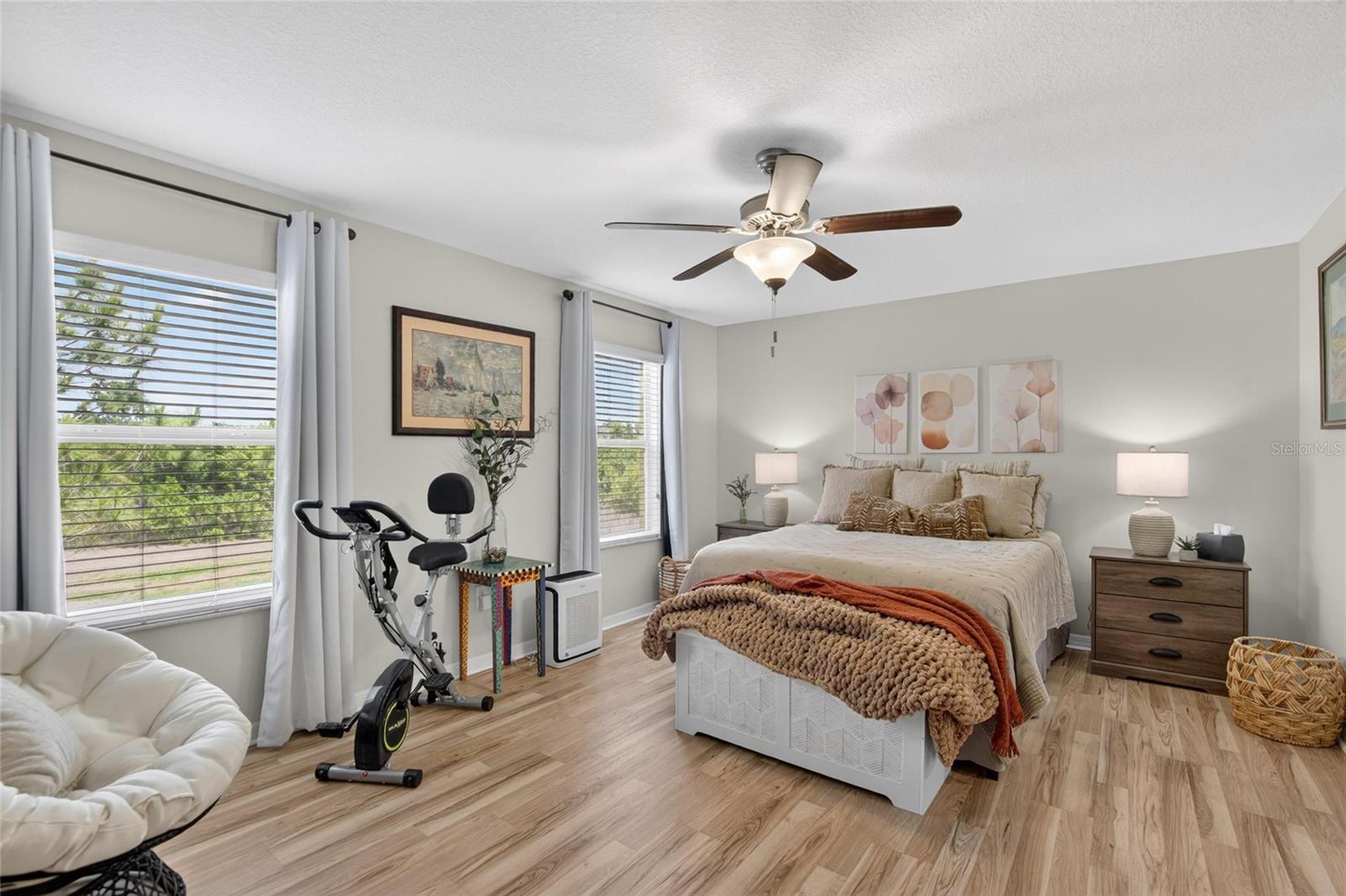 Image 25 of 39 For 12944 Utopia Gardens Way
