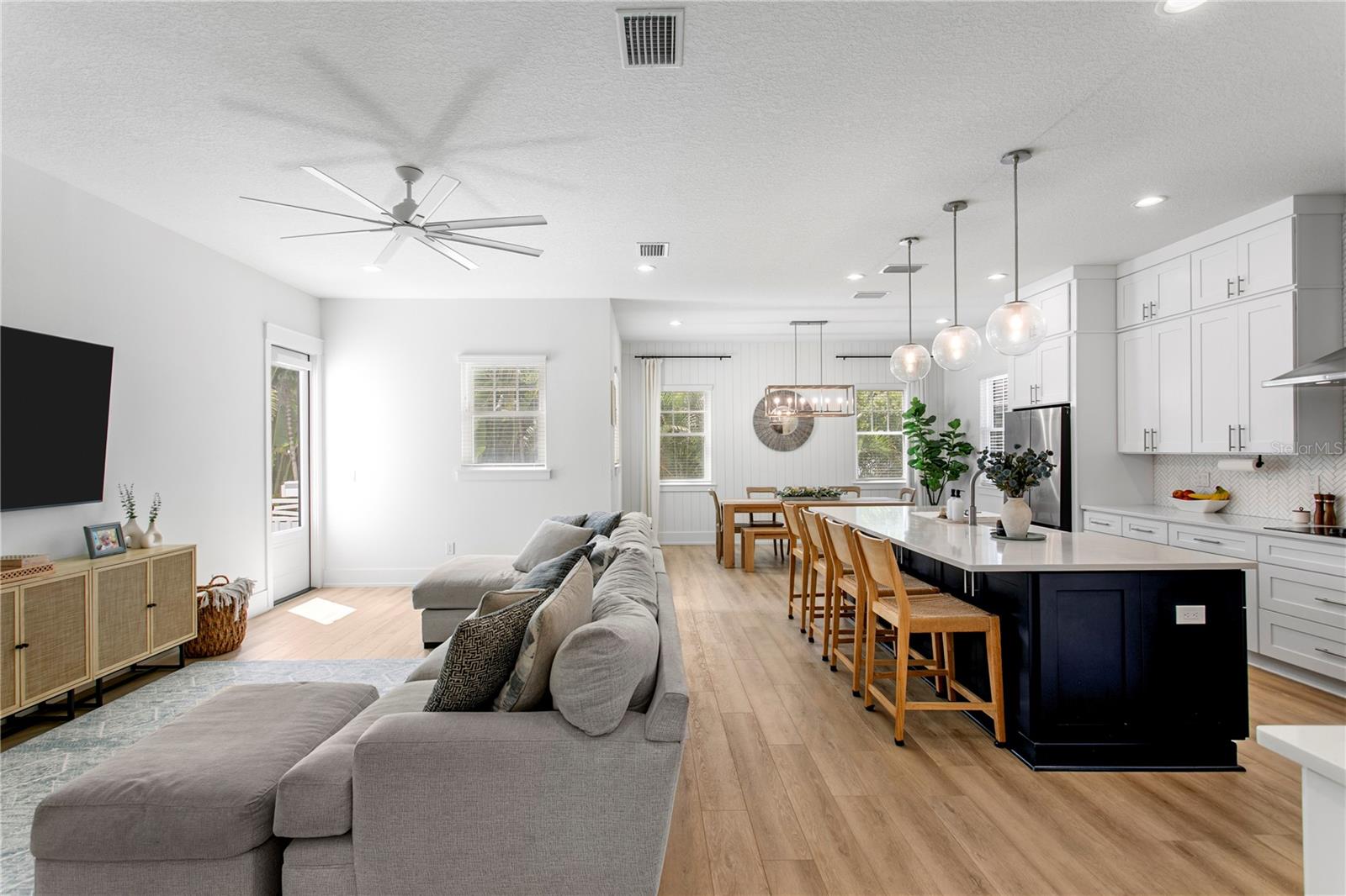 Image 3 of 58 For 1223 5th Street S