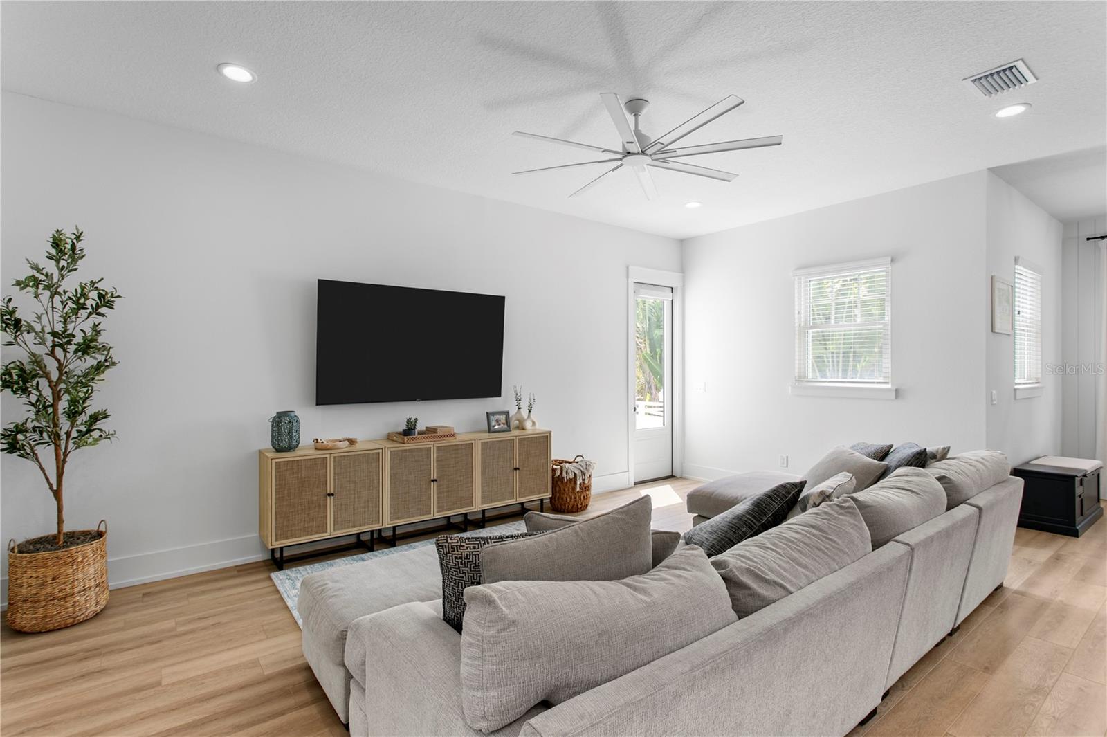 Image 5 of 58 For 1223 5th Street S
