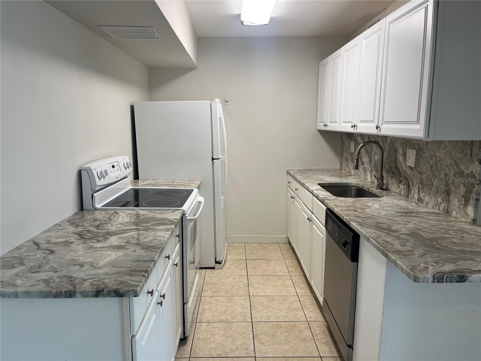 Image 5 of 15 For 10355 Paradise Boulevard 113
