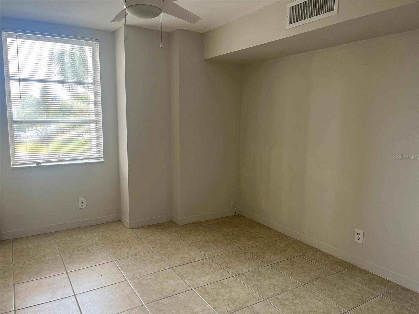 Image 6 of 15 For 10355 Paradise Boulevard 113
