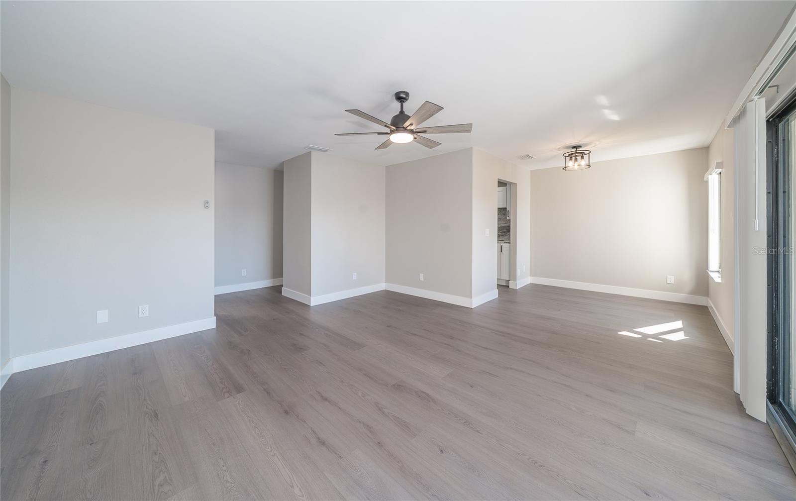 Image 23 of 44 For 372 Moorings Cove Drive 372