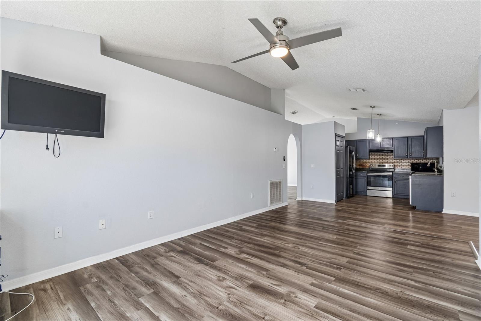 Image 12 of 32 For 11067 Monarch Street