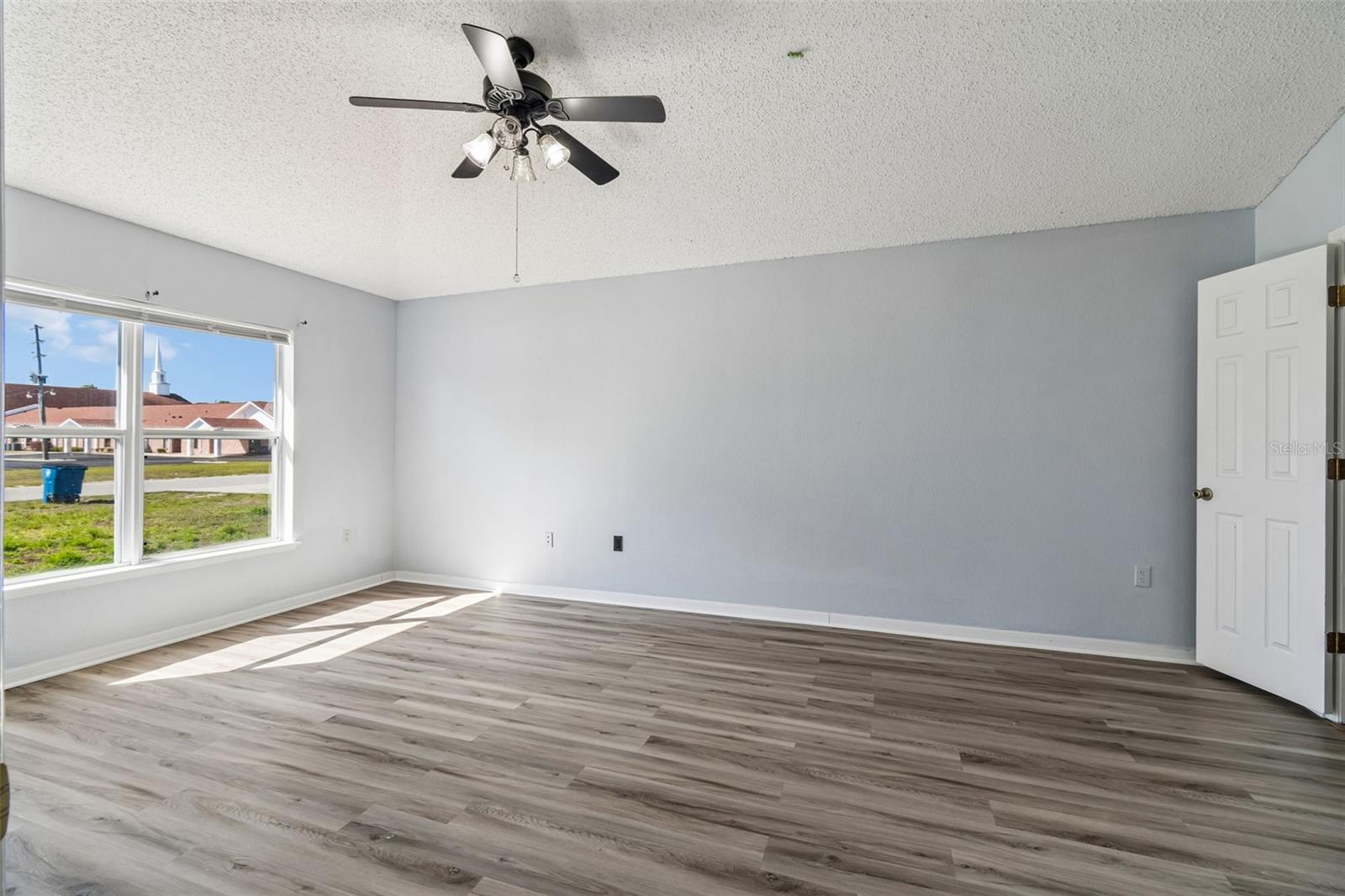 Image 14 of 32 For 11067 Monarch Street