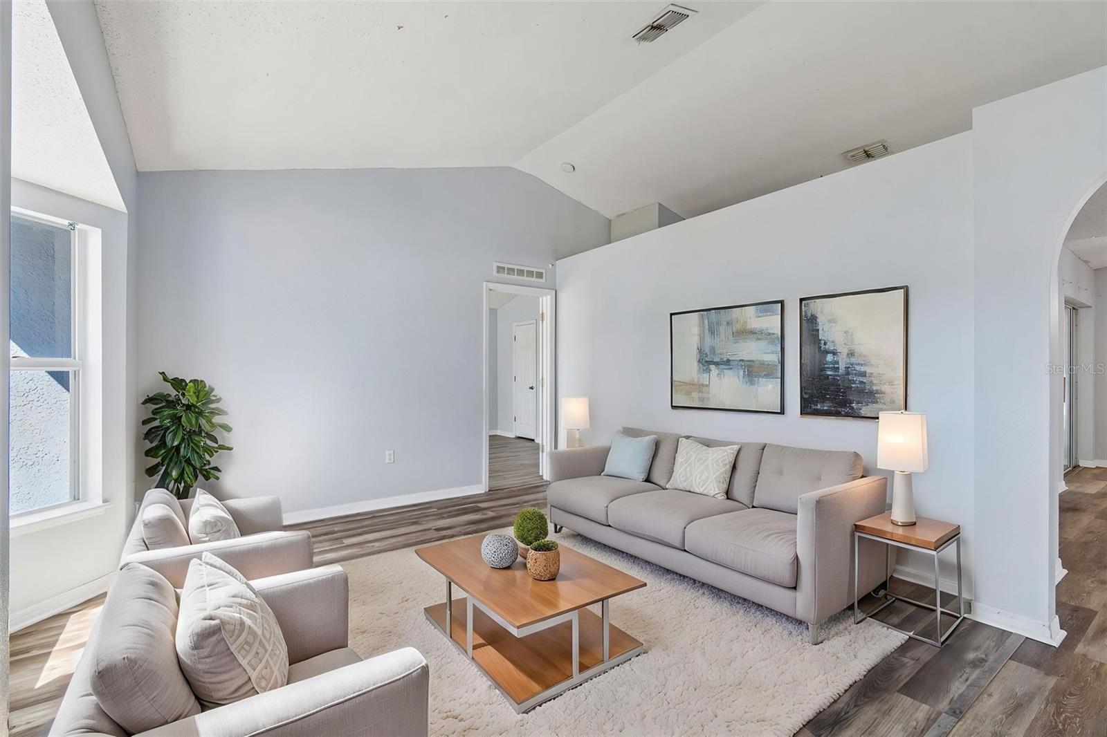 Image 4 of 32 For 11067 Monarch Street