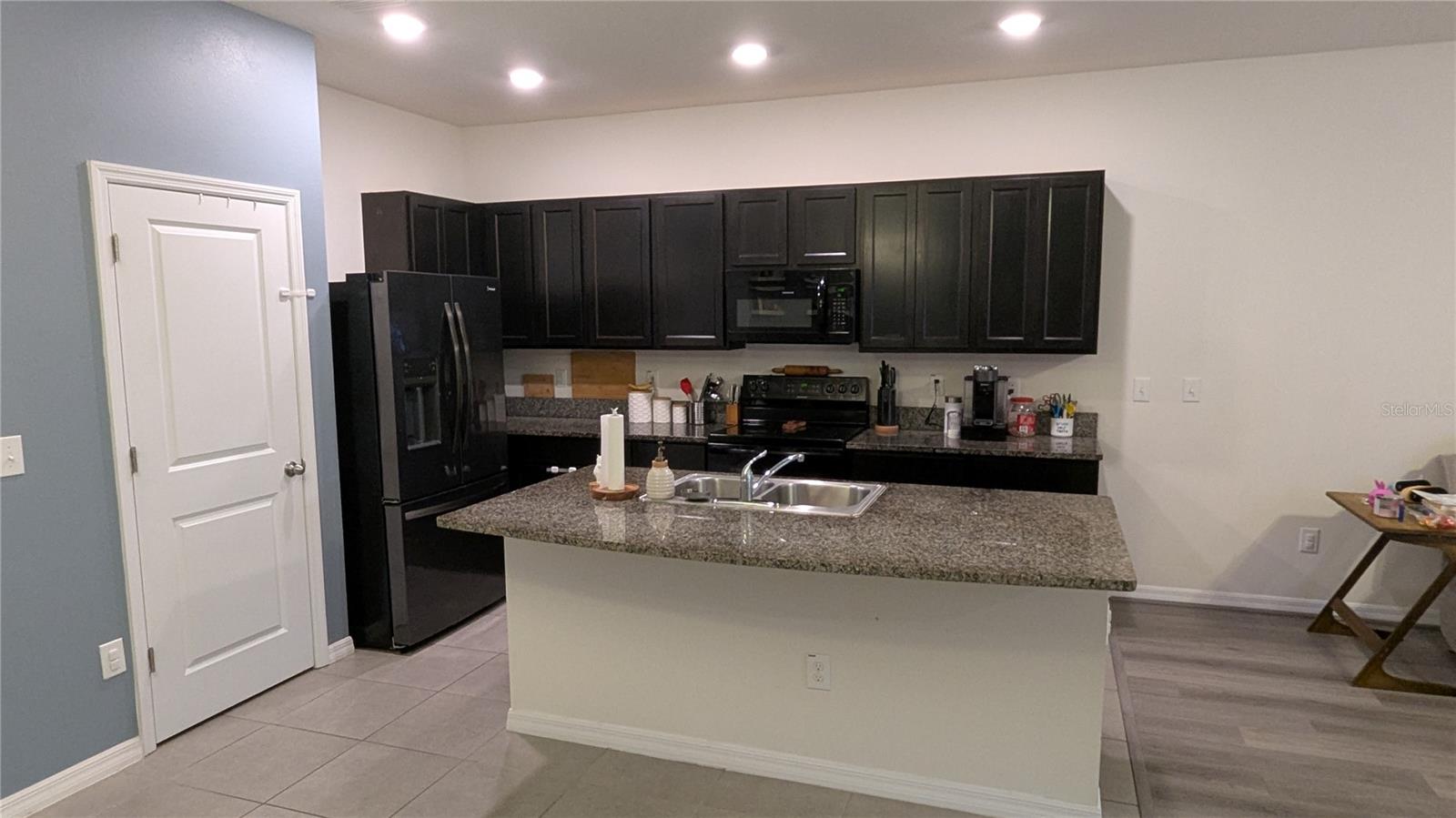 Image 4 of 27 For 6934 Breezy Palm Drive