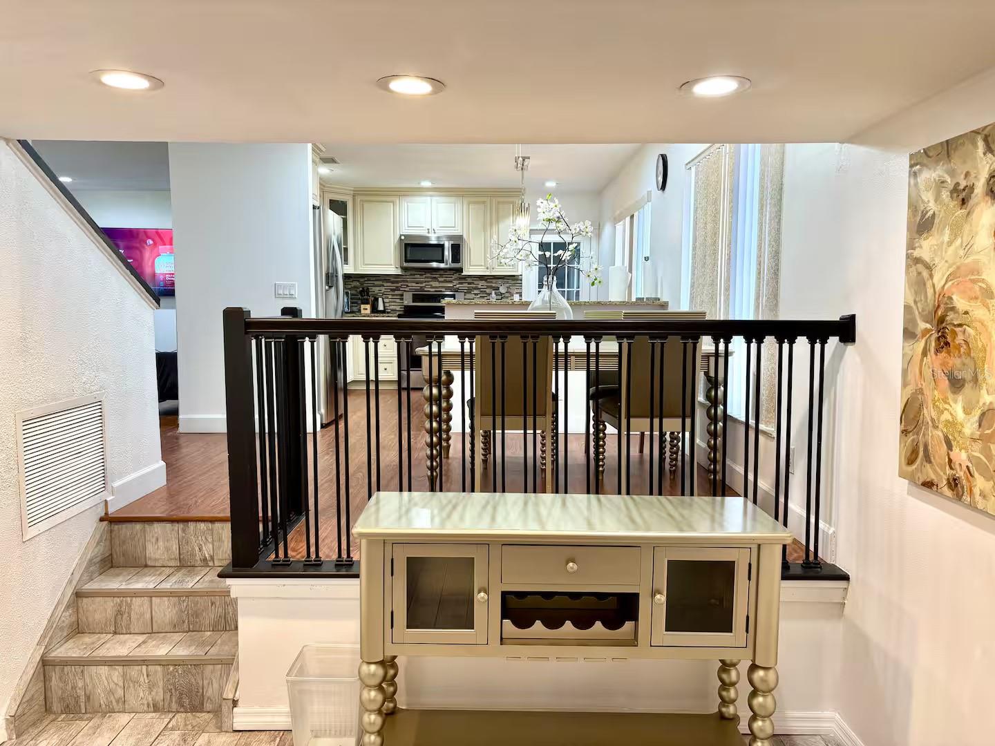 Image 9 of 25 For 16513 Silverhill Drive
