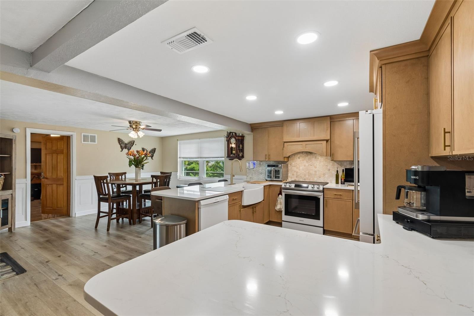 Image 12 of 56 For 9252 Glen Moor Lane