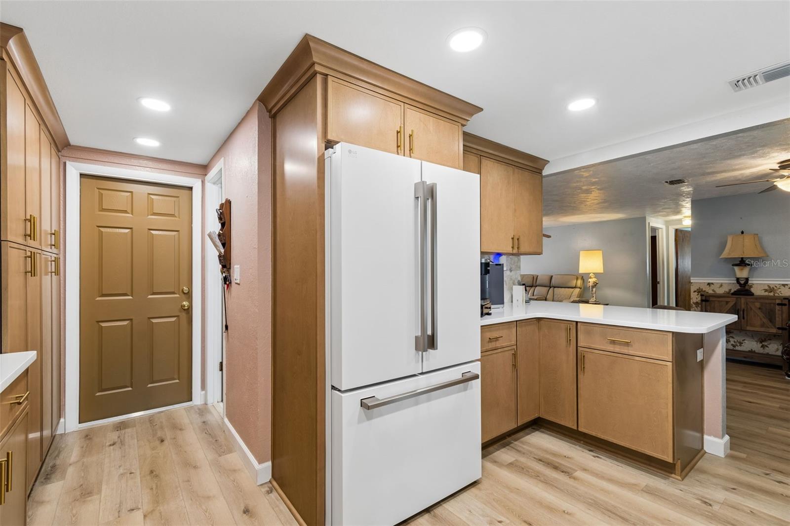 Image 13 of 56 For 9252 Glen Moor Lane