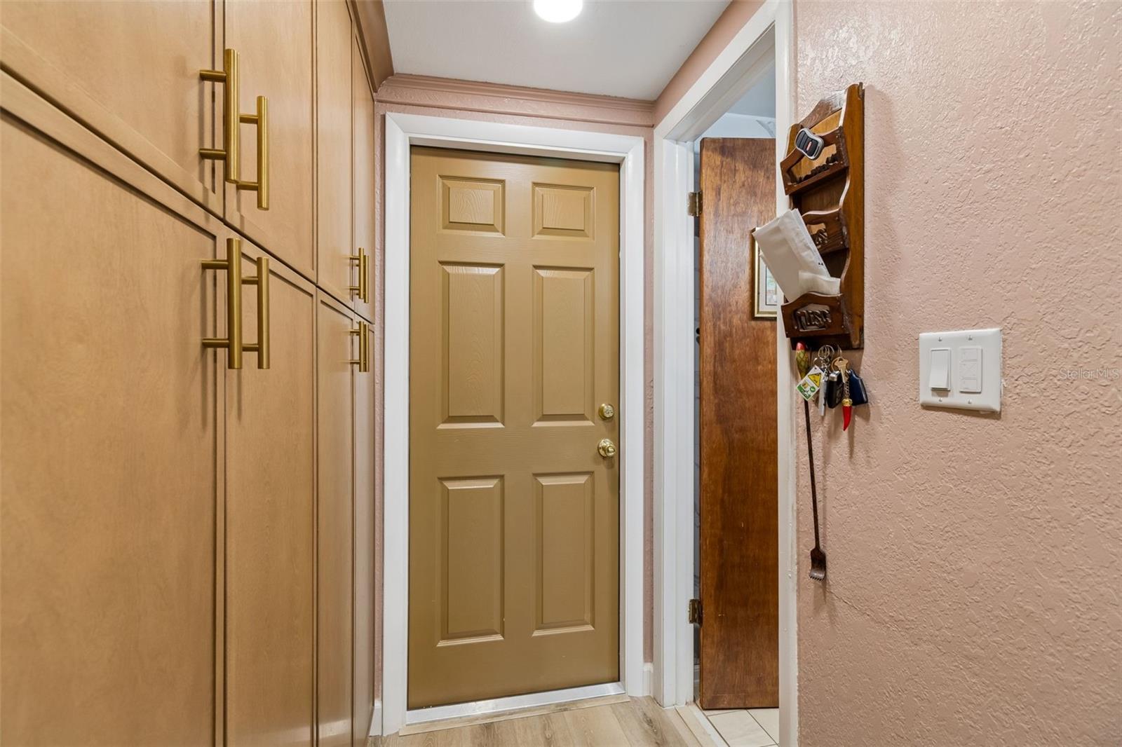Image 14 of 56 For 9252 Glen Moor Lane