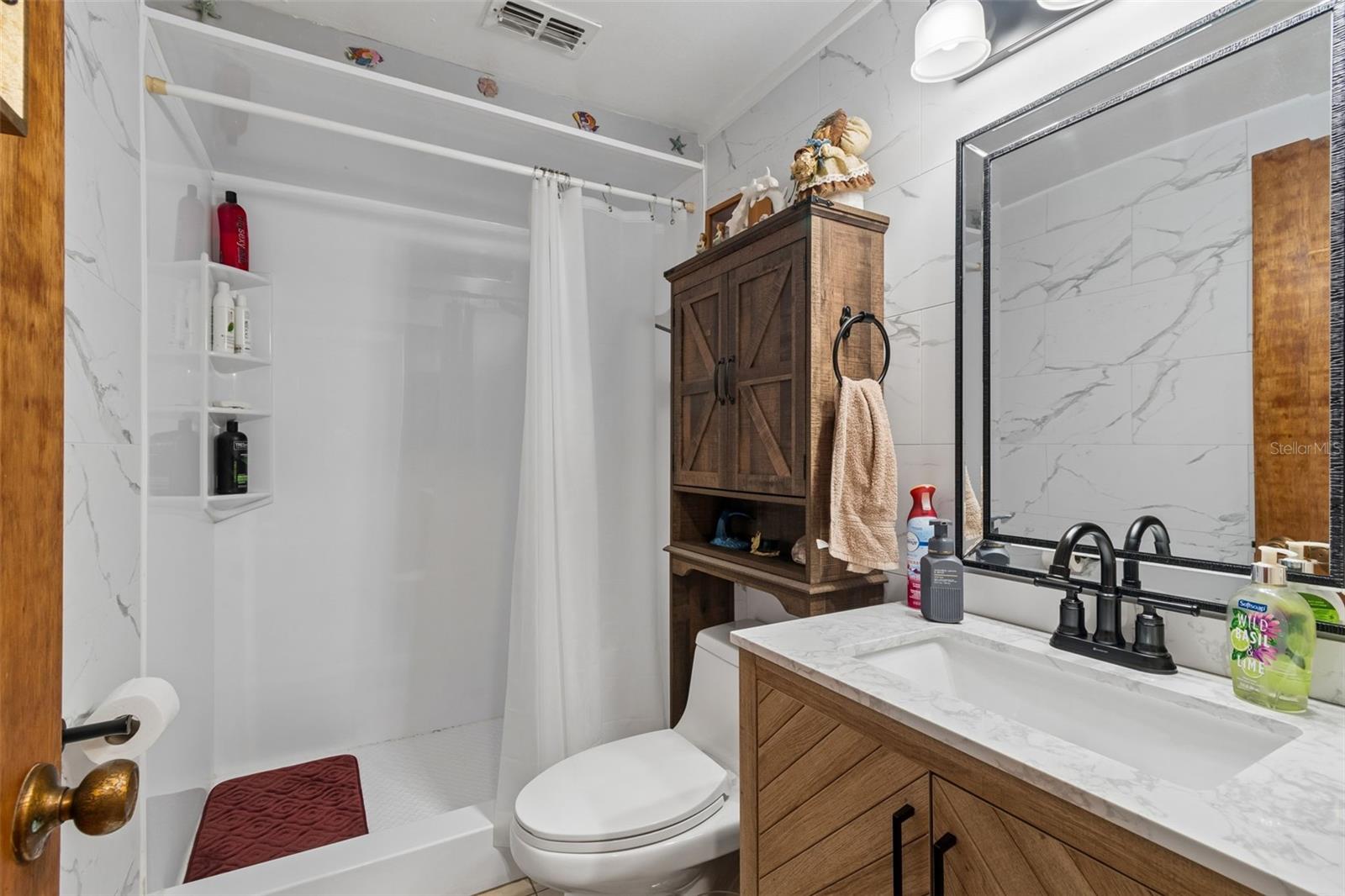 Image 15 of 56 For 9252 Glen Moor Lane