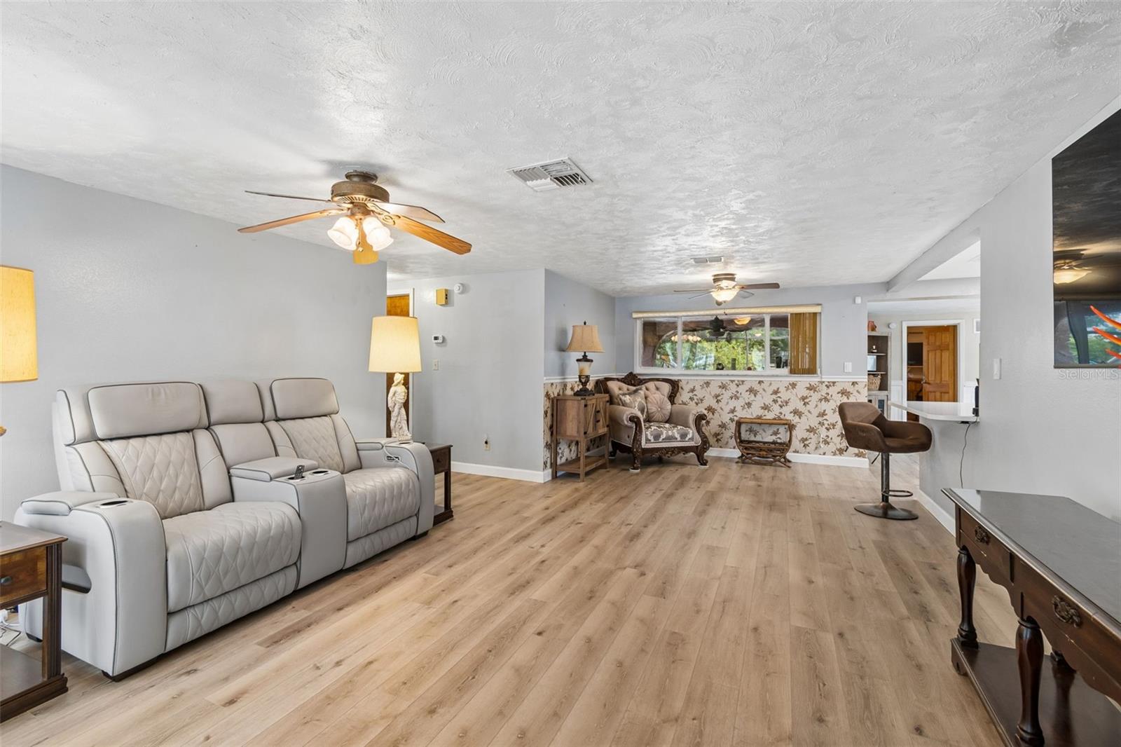 Image 5 of 56 For 9252 Glen Moor Lane