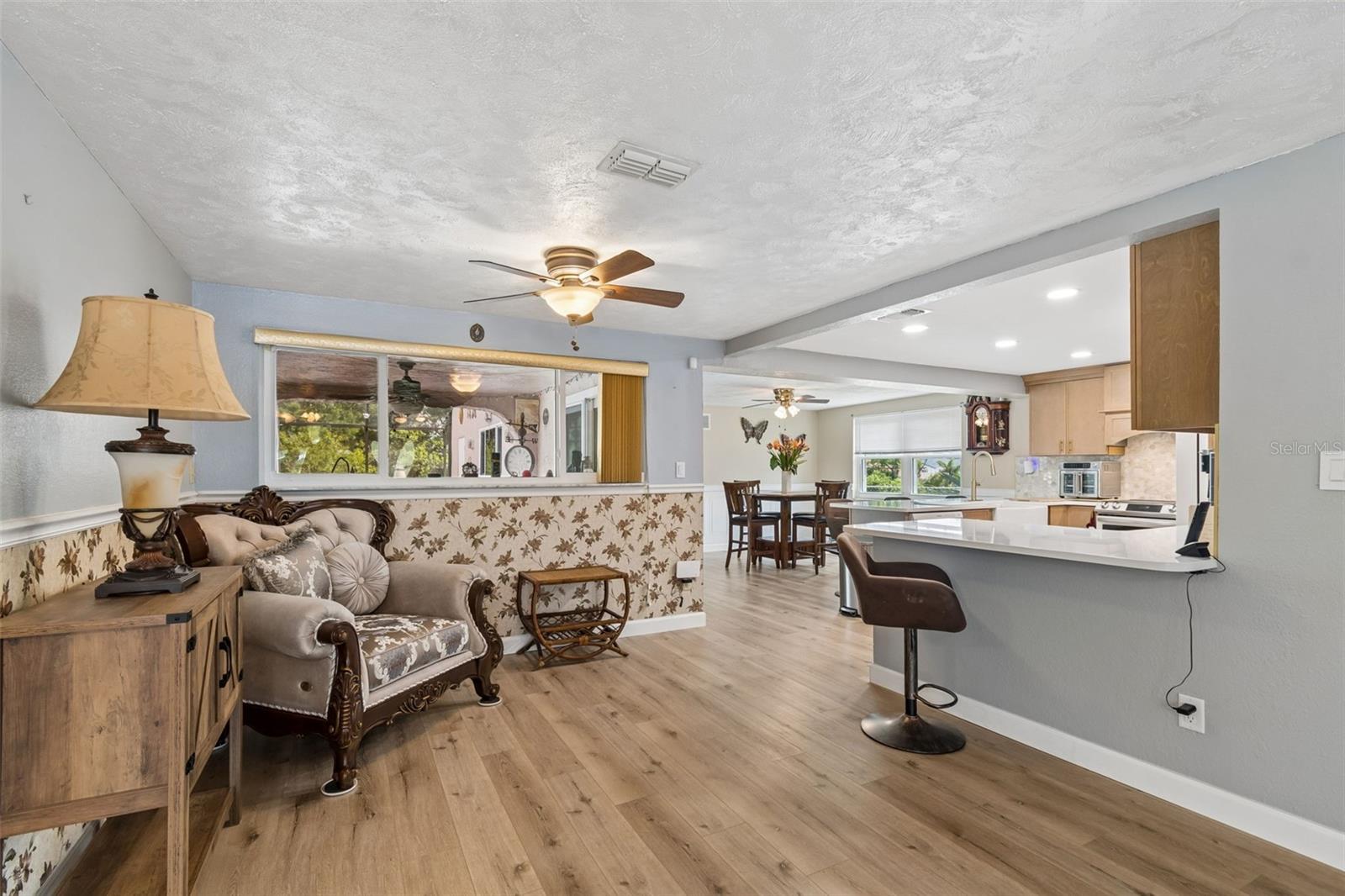 Image 8 of 56 For 9252 Glen Moor Lane