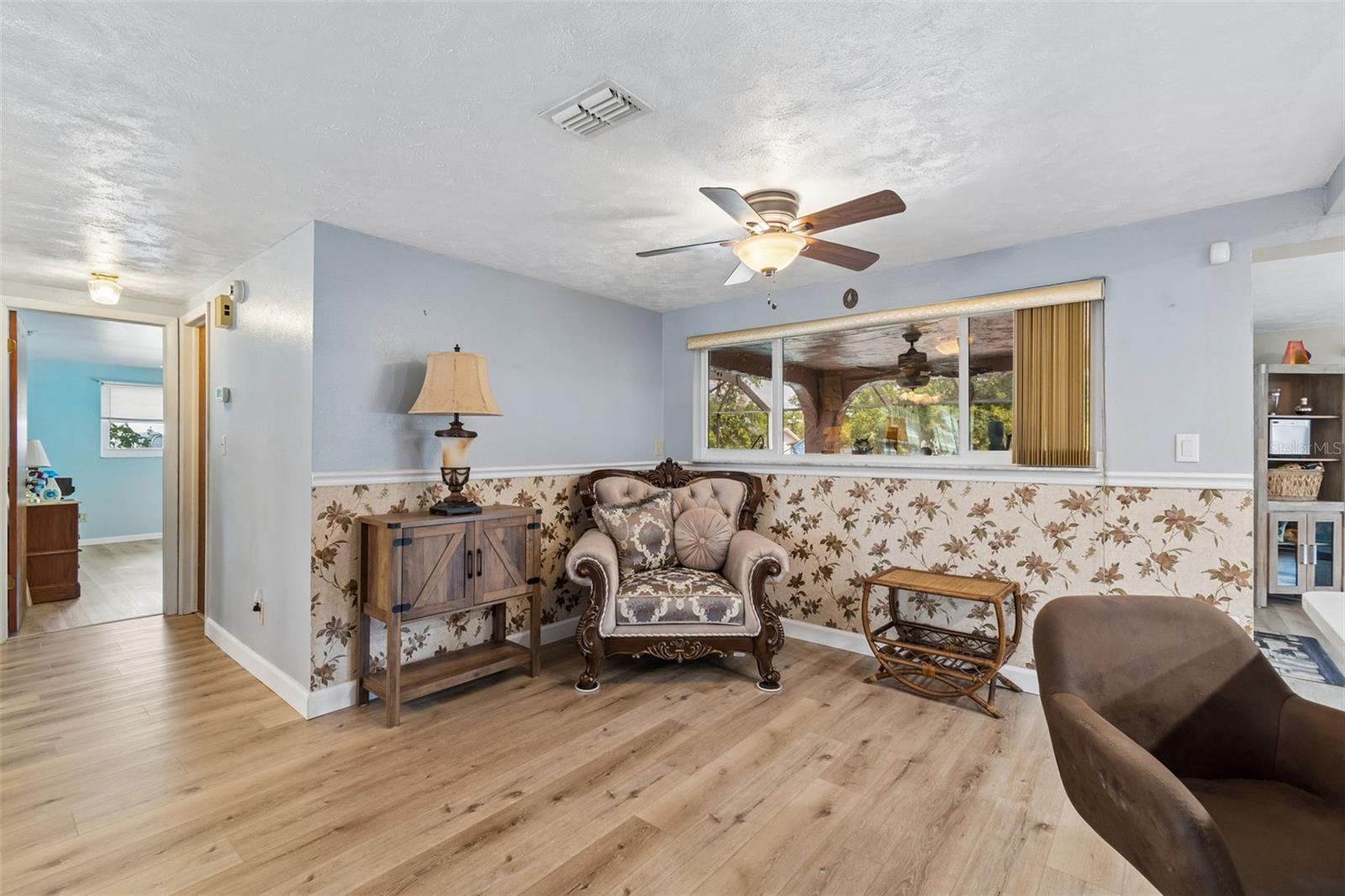 Image 9 of 56 For 9252 Glen Moor Lane