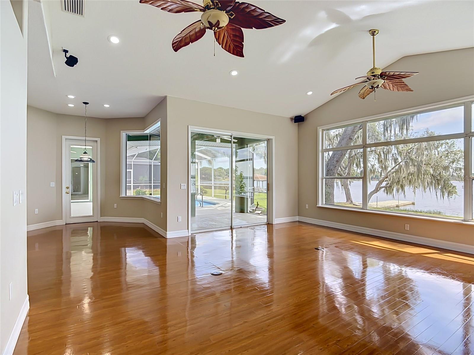 Image 15 of 81 For 134 Bayberry Drive