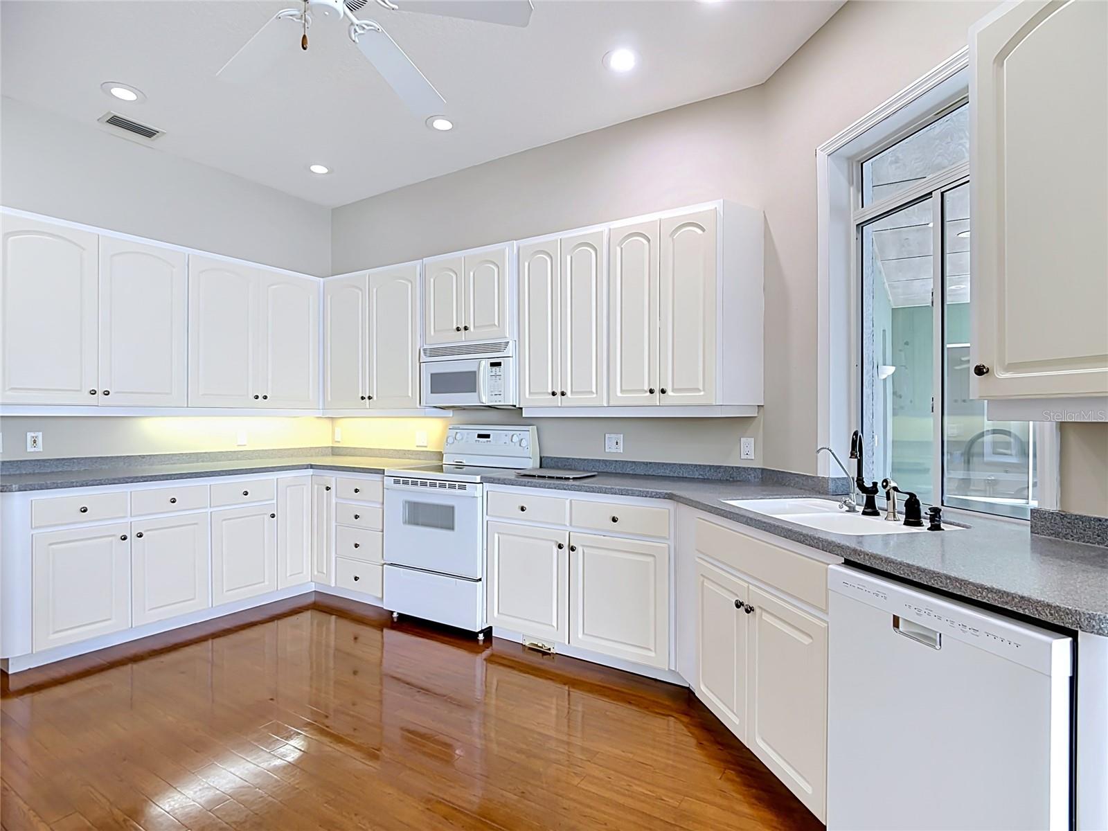 Image 21 of 81 For 134 Bayberry Drive