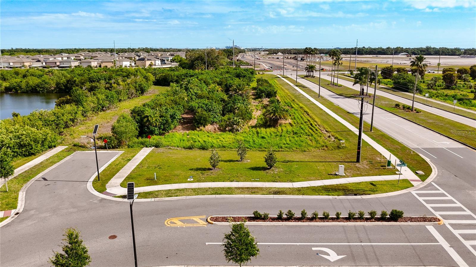Listing photo id 8 for 2282 Jungle Drive