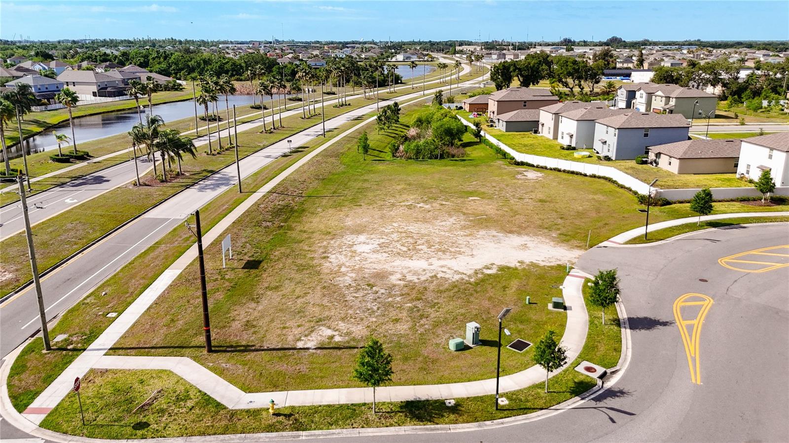 Listing photo id 7 for 2282 Jungle Drive